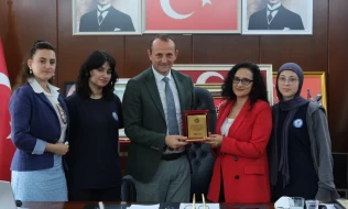 BAŞKAN YELE’DEN ATIK ŞAMPİYONLARINA PLAKET