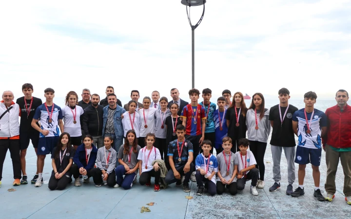 ÇİFTLİKKÖY’DE CUMHURİYET KOŞUSU HEYECANI YAŞANDI